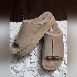 Ugg Womens Greenport Slide Sandal Size 8